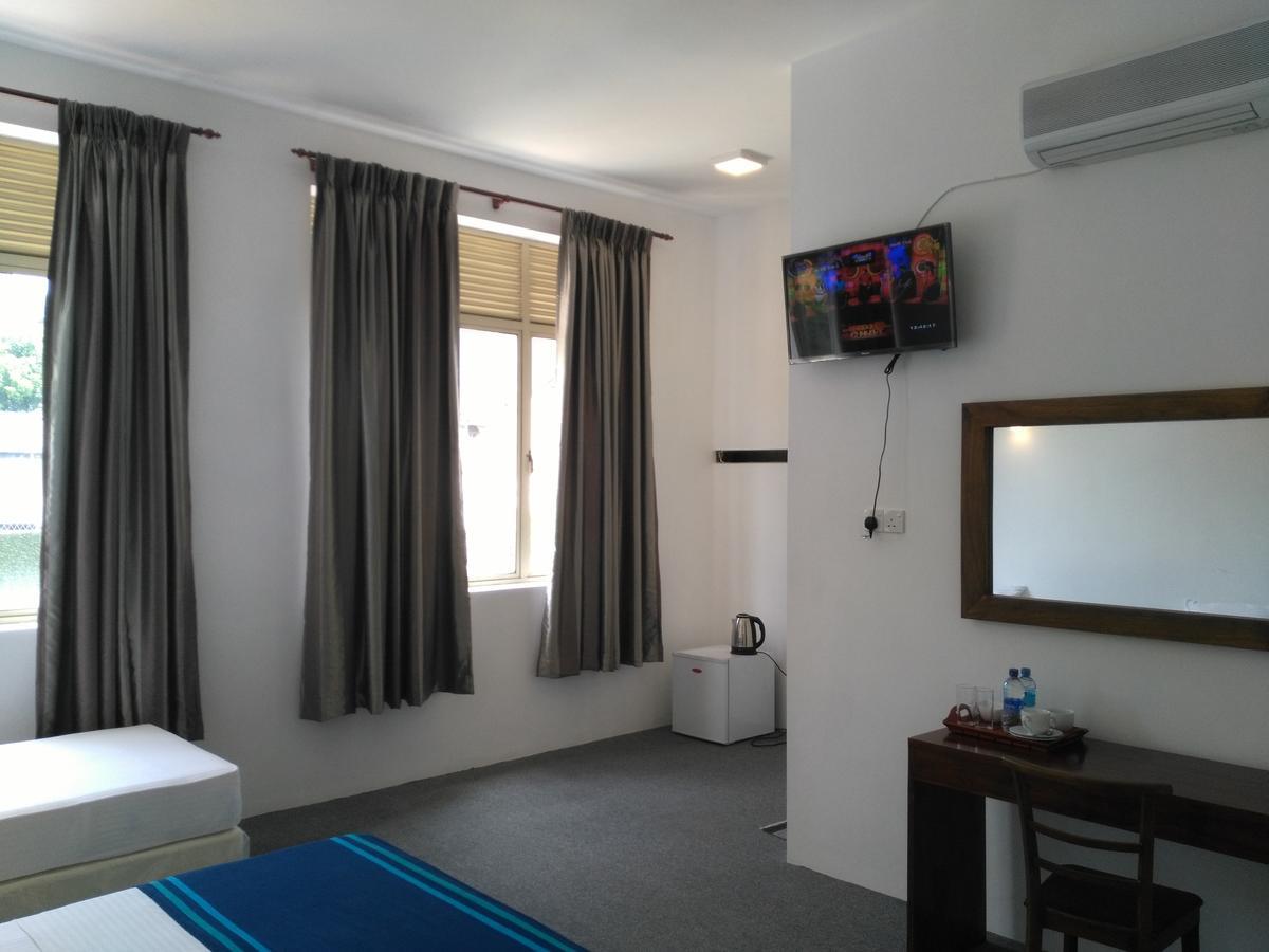 West Inn Colombo Luaran gambar